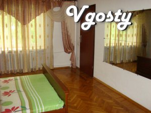 Простора квартира-студіо (65кв.м) в елітному районі міста - Квартири подобово без посередників - Vgosty