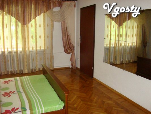 Przestronny apartament typu studio (65kv.m) w elitarnej dzielnicy mias - Mieszkania do wynajęcia przez właściciela - Vgosty