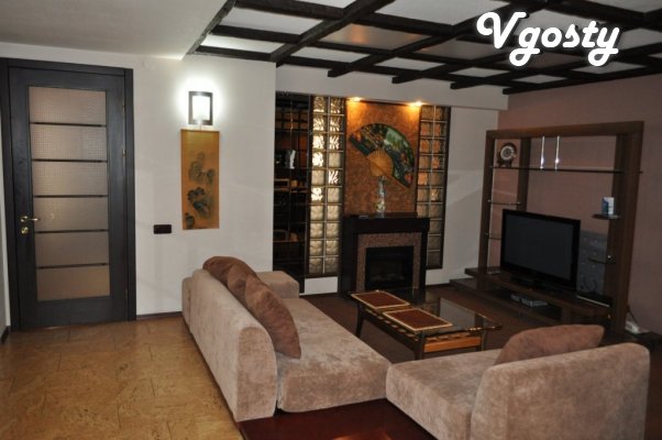 Excellent apartment in the center of Donetsk - Apartments for daily rent from owners - Vgosty