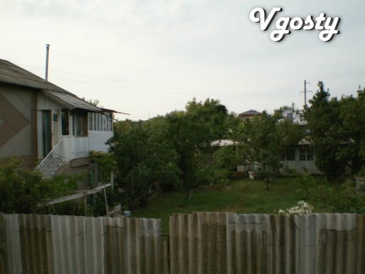 Rent a big house in Evpatoria (Razdolnensky Highway 4) - Apartments for daily rent from owners - Vgosty