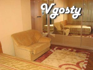 Spacious treshka near GlobalUA - Apartments for daily rent from owners - Vgosty