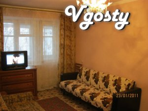 Квартира в ЦЕНТРІ, чиста, затишна, зручна транспортна - Квартири подобово без посередників - Vgosty