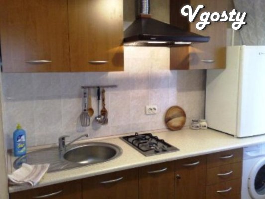 Apartment after repair, a number of secure parking and in the same - Apartments for daily rent from owners - Vgosty