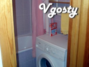 3-х кімнатна квартира з ремонтом, поруч центр, в квартирі - Квартири подобово без посередників - Vgosty
