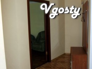 Здаю двокімнатну квартиру з інтернетом та євроремонтом біля ринк - Квартири подобово без посередників - Vgosty