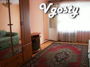 Rent 2 komnatnuyu apartment 60/30/10. Excellent condition, - Apartments for daily rent from owners - Vgosty