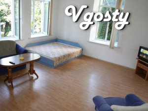 продам квартиру студію в Ялті крим поряд з набережною - Квартири подобово без посередників - Vgosty