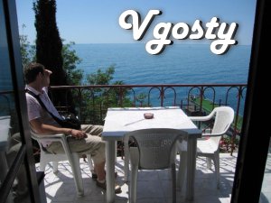 Vacations in Yalta, a house on the beach in 30 meters - Apartments for daily rent from owners - Vgosty