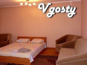 Двокімнатна квартира розташована в центрі міста по вулиці - Квартири подобово без посередників - Vgosty