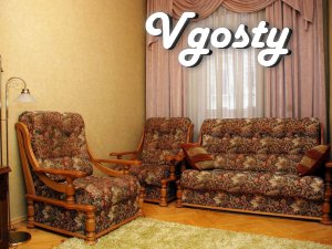 The apartment is at the center, 1 minute ul.Kreschatik - Apartments for daily rent from owners - Vgosty