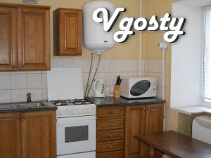 Studio apartment located on the 3rd floor of the street. Titov (Distri - Apartments for daily rent from owners - Vgosty