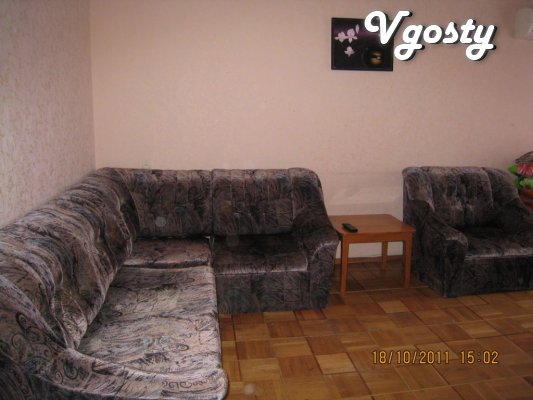 Центр, РайонмагазінаСельпо, кімнати роздільні, квартира - Квартири подобово без посередників - Vgosty
