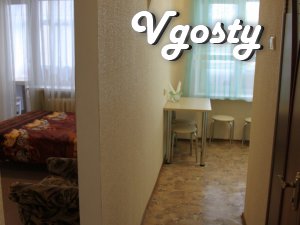 Затишна світла квартира з видом на Дніпро, двоспальне - Квартири подобово без посередників - Vgosty