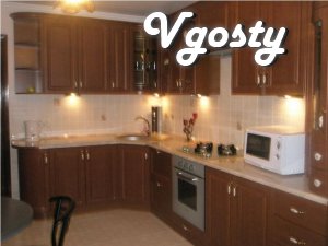 # Area - 100 m2. # 4 floor. # Two double beds - Apartments for daily rent from owners - Vgosty