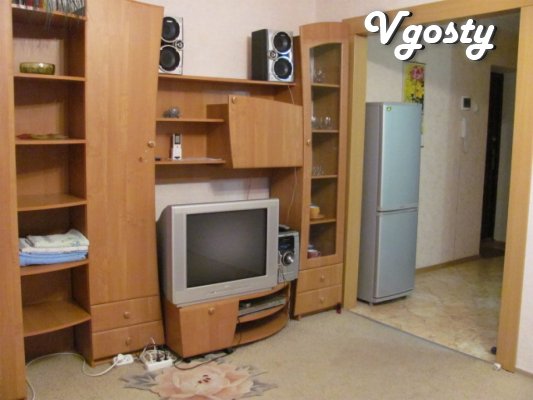 The apartment is in a good borough. Convenient transportnayarazvyazka. - Apartments for daily rent from owners - Vgosty
