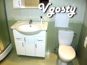 Квартира зі свіжим ремонтом в центральній частині міста - Квартири подобово без посередників - Vgosty