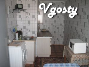 Квартира росположена в мікрорайоні "Слов'янка" недалеко  - Квартири подобово без посередників - Vgosty