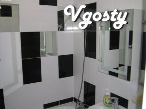 1/5 storey building (a p-n pl. Festival). The apartment is cozy and - Apartments for daily rent from owners - Vgosty