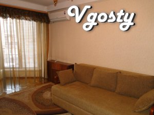 Квартира в 7 хвилинах ходьби від станції метро Палац України - Квартири подобово без посередників - Vgosty