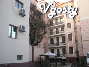 Історична частина міста, новострой, будинок оснащений ліфтом, - Квартири подобово без посередників - Vgosty