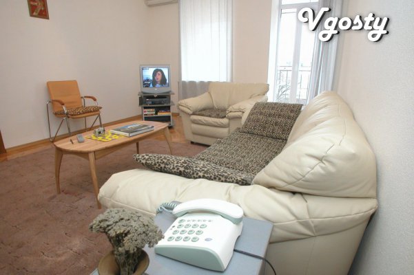 3 BR. apartment, pl. Freedom! - Apartments for daily rent from owners - Vgosty