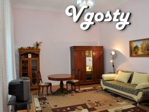 Квартира знаходиться в 2х хвилинах ходьби від Дерибасівської, - Квартири подобово без посередників - Vgosty