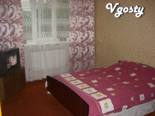 Будинок знаходиться в тихому, спальному кварталі, біля основної - Квартири подобово без посередників - Vgosty
