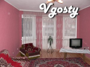 Квартира на 2-му поверсі в новобудові біля проспекту Степана - Квартири подобово без посередників - Vgosty