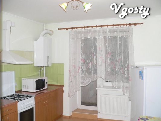 The apartment is on the 2nd floor of the building near the Avenue of S - Apartments for daily rent from owners - Vgosty