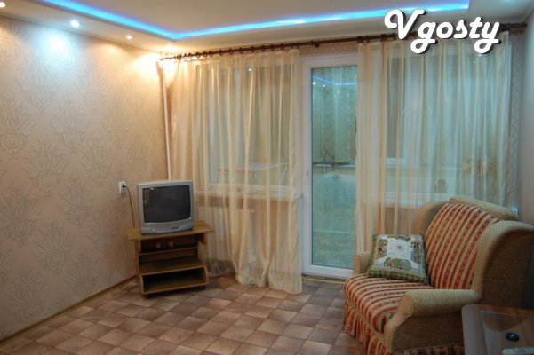 The apartment is located on one of the main streets of the city - Apartments for daily rent from owners - Vgosty