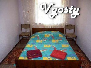 2-кімнатна квартира, кімнати роздільні, свіжа постільна - Квартири подобово без посередників - Vgosty
