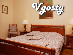 Beautiful 4-room. apartment located in the pre-revolutionary, - Apartments for daily rent from owners - Vgosty