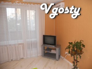 street. Glushko / Queen 5/5, 32/18/7, renovation, white - Apartments for daily rent from owners - Vgosty