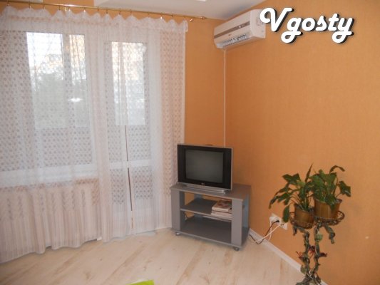 street. Glushko / Queen 5/5, 32/18/7, renovation, white - Apartments for daily rent from owners - Vgosty