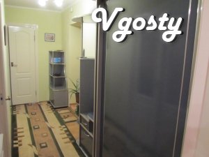 2 komnatnaya apartment novostroyke, 4 th floor, center, (to - Apartments for daily rent from owners - Vgosty
