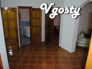 Luxury apartment situated on the level of the left bank. Euro - Apartments for daily rent from owners - Vgosty