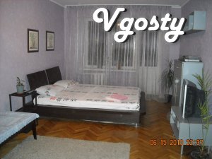 The apartment is located 10 minutes from ul.Kreschatik, 3 minutes - Apartments for daily rent from owners - Vgosty