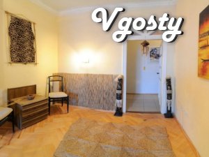 Квартира знаходиться в центрі міста в австрійському будинку, 2 - Квартири подобово без посередників - Vgosty