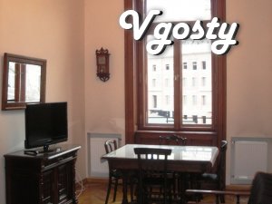 Квартира знаходиться в історичному центрі міста в - Квартири подобово без посередників - Vgosty