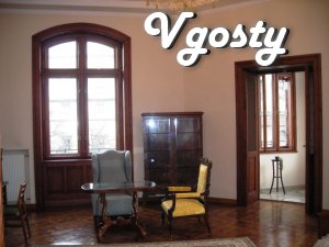 Квартира знаходиться в історичному центрі міста в - Квартири подобово без посередників - Vgosty