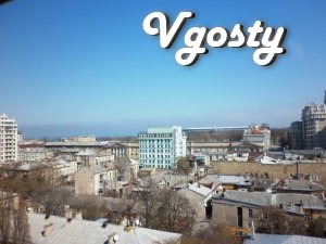 У центрі Одеси в новому будинку з панорамним видом з вікна, - Квартири подобово без посередників - Vgosty