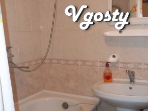 Rent 1st apartment in the center of Donetsk on Dzerzhinsky Avenue - Apartments for daily rent from owners - Vgosty