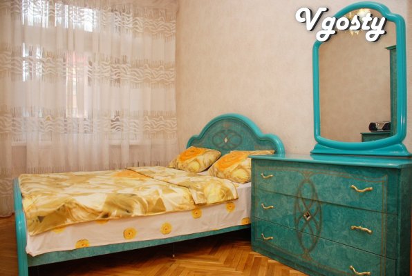 The house in the city center, near the metro Khreshchatyk. Next - Apartments for daily rent from owners - Vgosty
