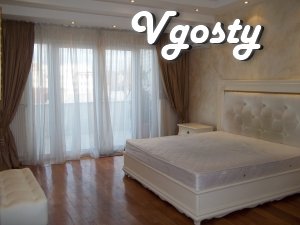 Rent 4 bedroom apartment suite on Deribasovskaya Street. - Apartments for daily rent from owners - Vgosty