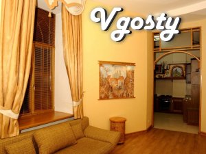 Excellent 2-com. apartment, located near the Opera House - Apartments for daily rent from owners - Vgosty