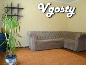 Двокімнатна (роздільні кімнати) квартира в районі Палацу - Квартири подобово без посередників - Vgosty