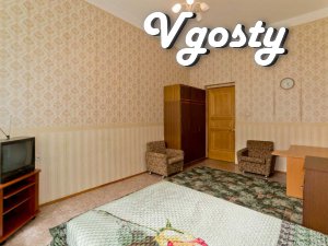 Простора  4 кімнатна квартира (6-7 спальних місць) - Квартири подобово без посередників - Vgosty