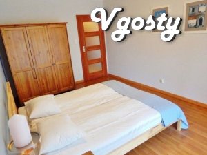 Red sofa - Apartments for daily rent from owners - Vgosty