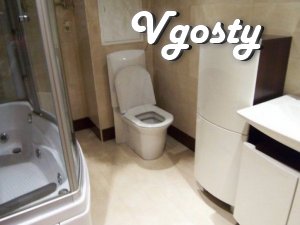 Роскошная трехкомнатная квартира с качественной натуральной мебелью - Квартири подобово без посередників - Vgosty