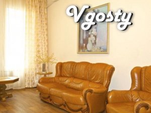 Светлая квартира с элементами рококо - Квартири подобово без посередників - Vgosty